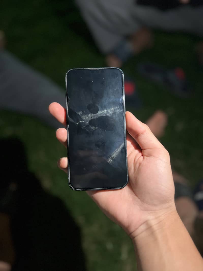 Apple iPhone 13 10