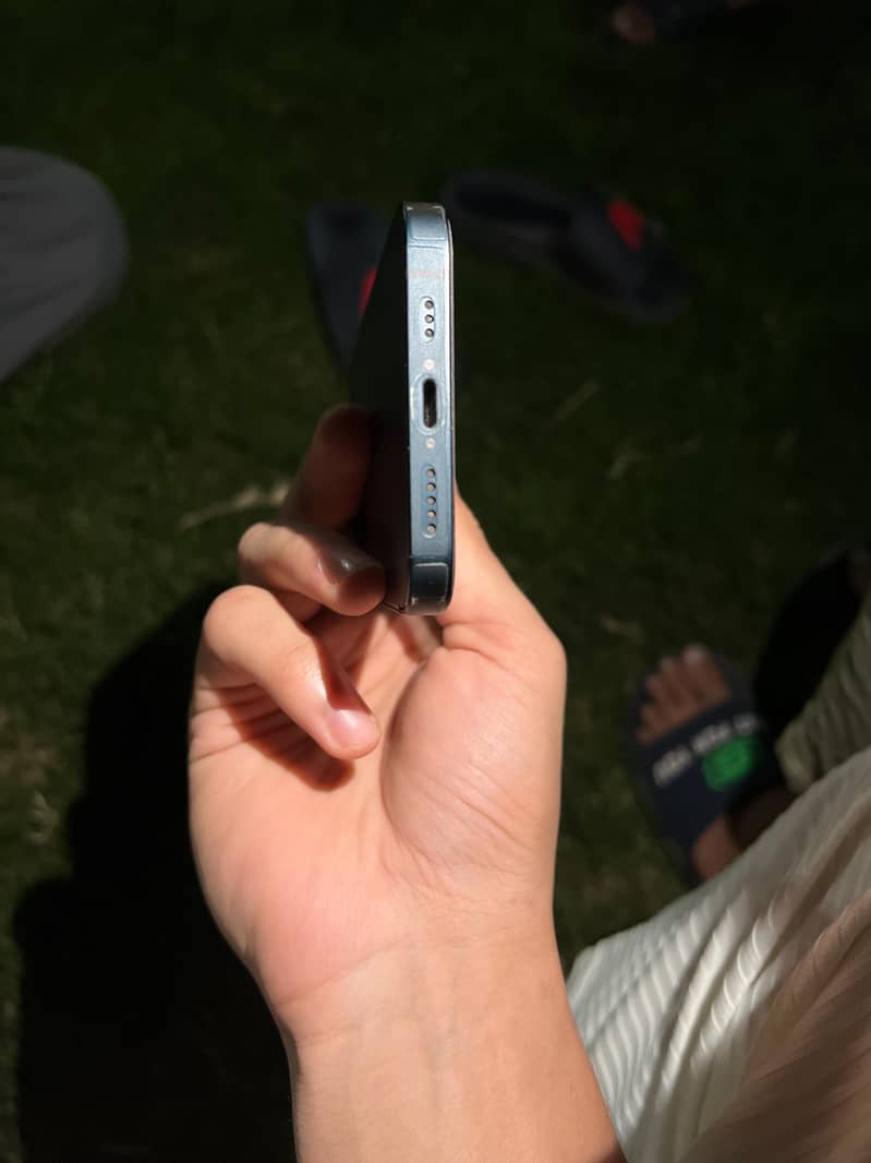 Apple iPhone 13 11