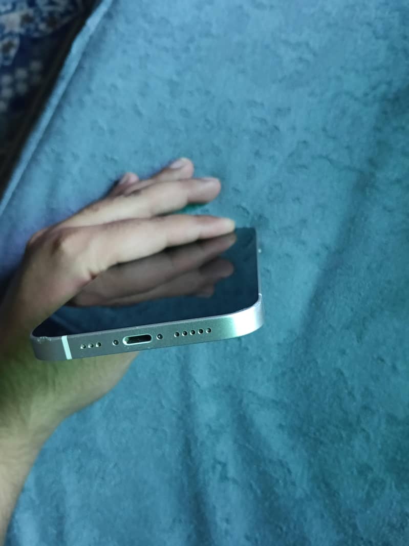 Apple iPhone 12 2
