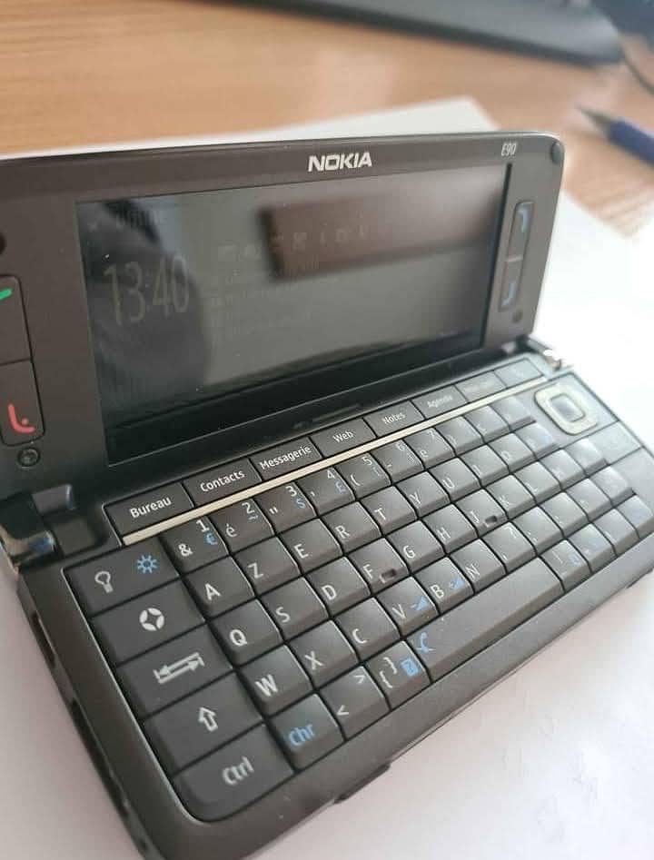 Nokia e90 1