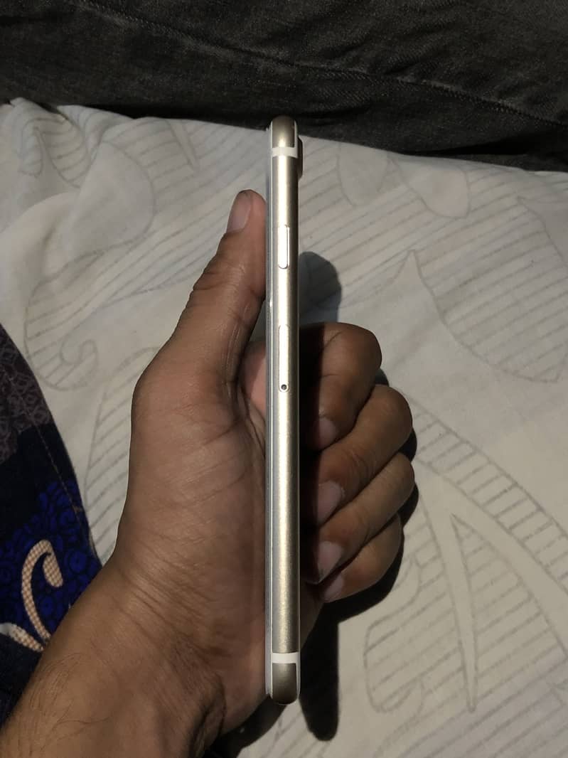Apple iPhone 7 1