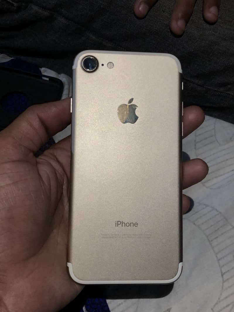 Apple iPhone 7 4