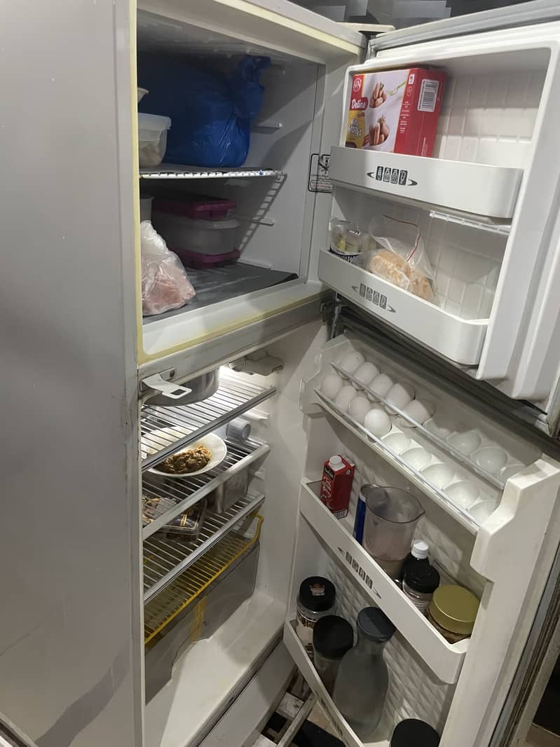 Dawlance Refrigerator Medium 0