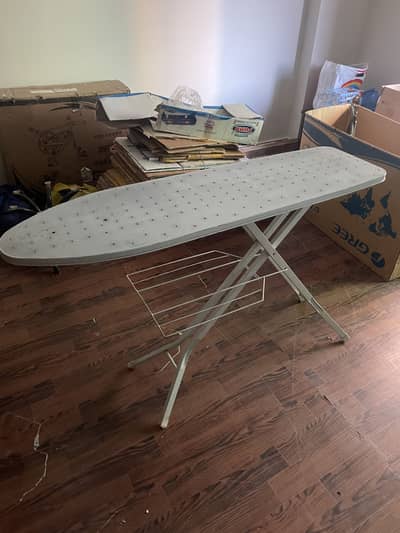 Heavy metal iron stand