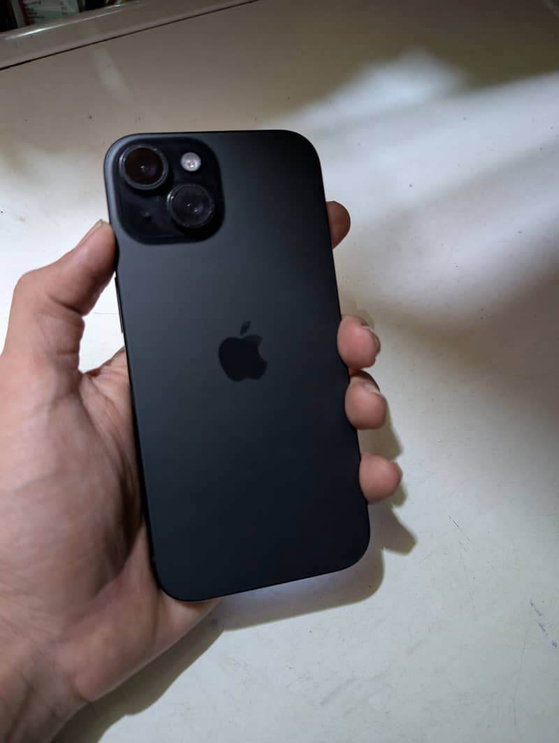 Apple iPhone 15 2