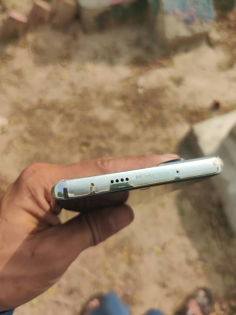 Tecno CAMON 40 Pro 4