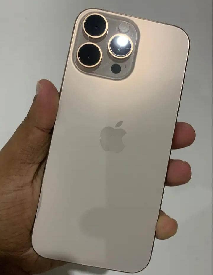 Apple iPhone 16 Pro Max 3