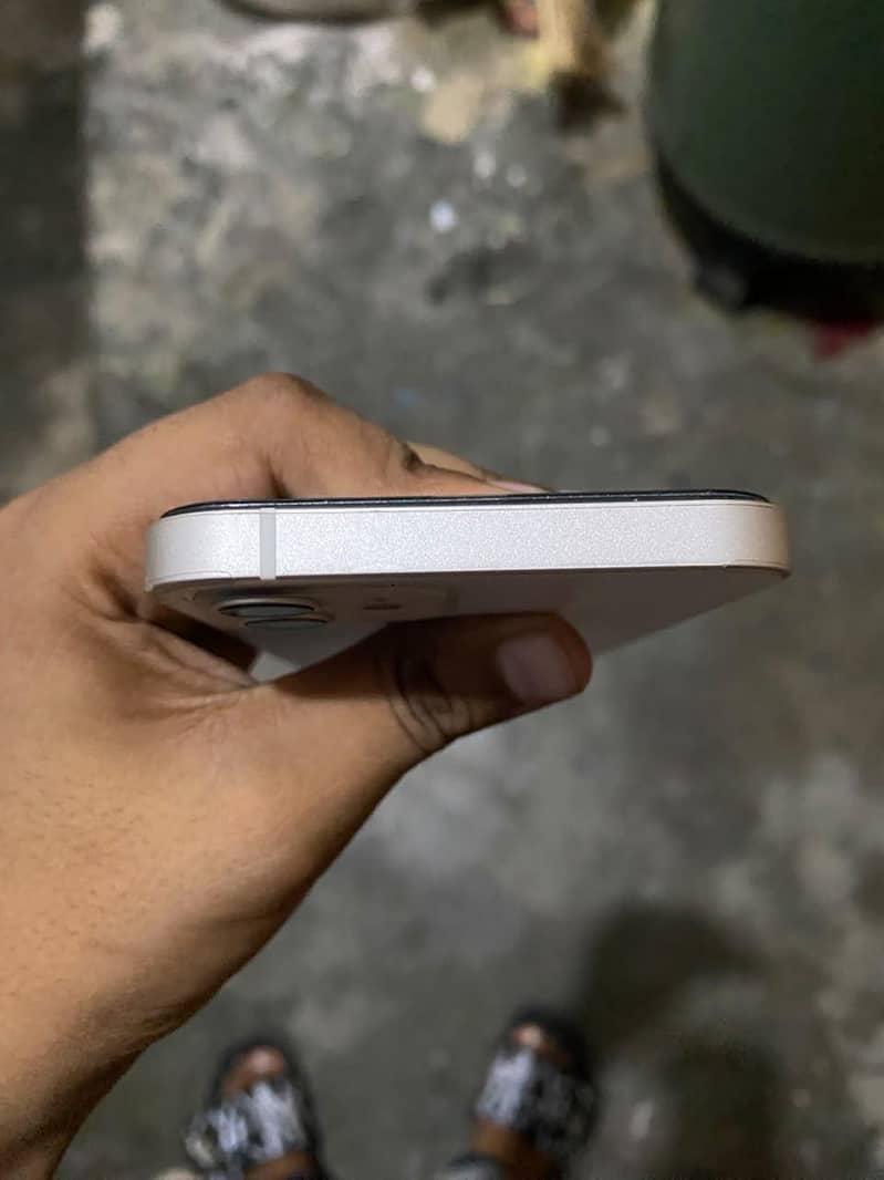 Apple iPhone 12 5