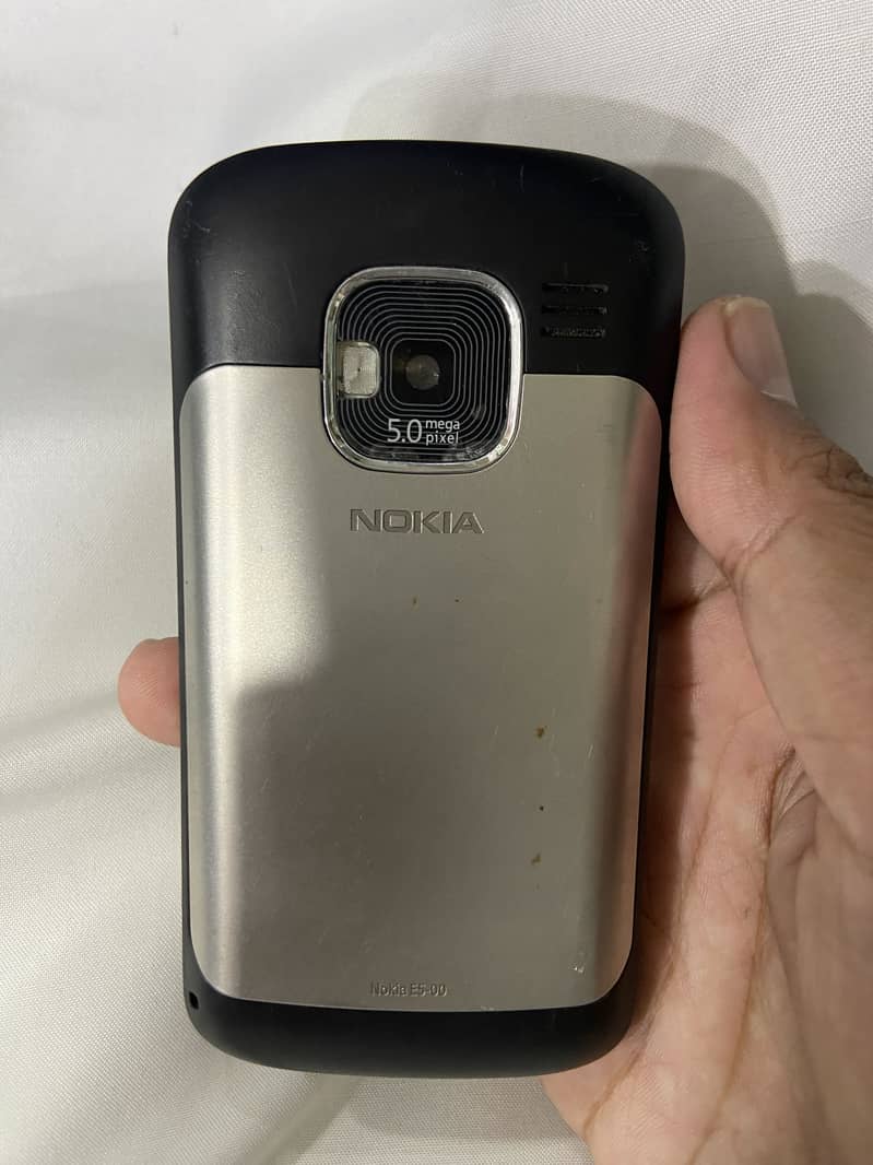 Nokia E5 1