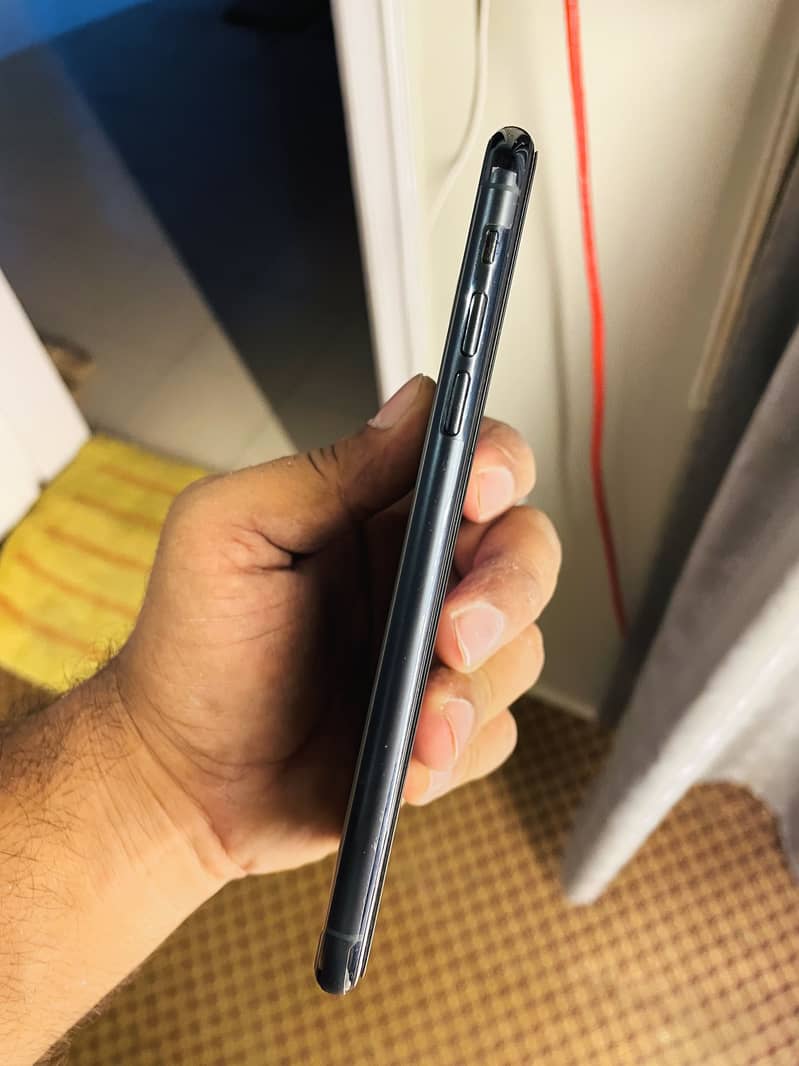 Apple iPhone 11 Pro Max 5