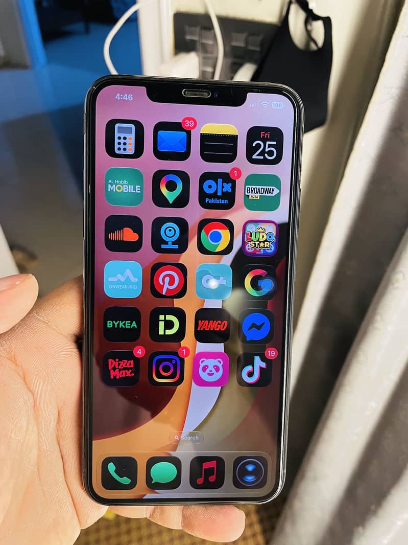 Apple iPhone 11 Pro Max 7