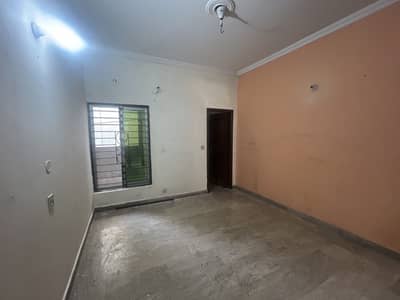5 MARLA 1st FLOOR ( PORTION ONLY FOR FAMILY ) NEAREST EXPO CENTER IMPORIUM MALL