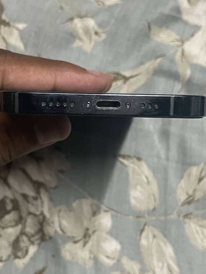Apple iPhone 12 Pro 2