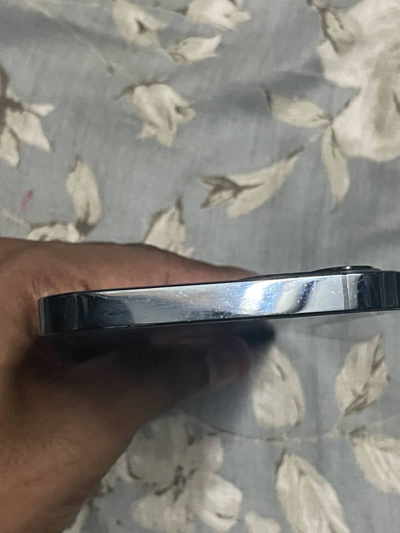 Apple iPhone 12 Pro 3