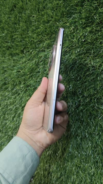 one plus 12 R 16/512Gb