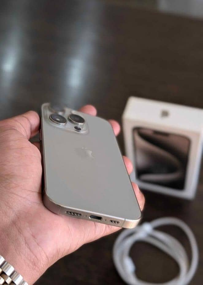 Apple iPhone 15 Pro Max 1