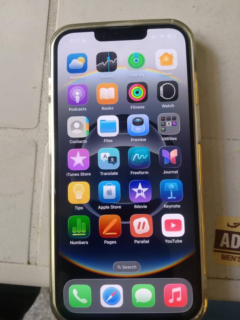 Apple iPhone 16e 1