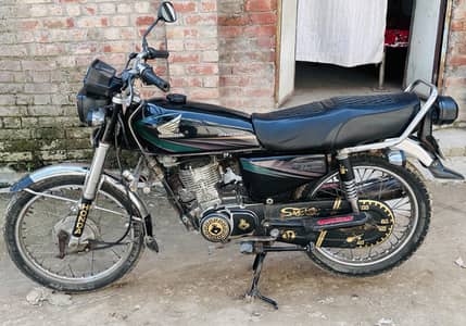Honda 125 Black