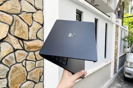 Microsoft surface 4  Premium business laptop
