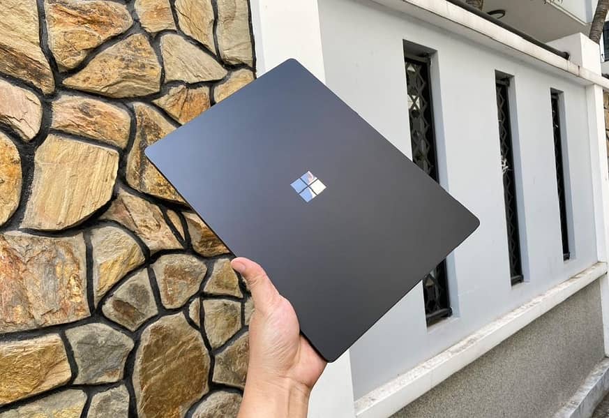 Microsoft surface 4  touchscreen HD laptop 2