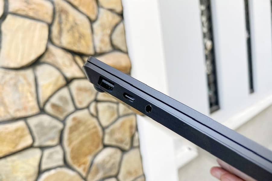Microsoft surface 4  touchscreen HD laptop 3