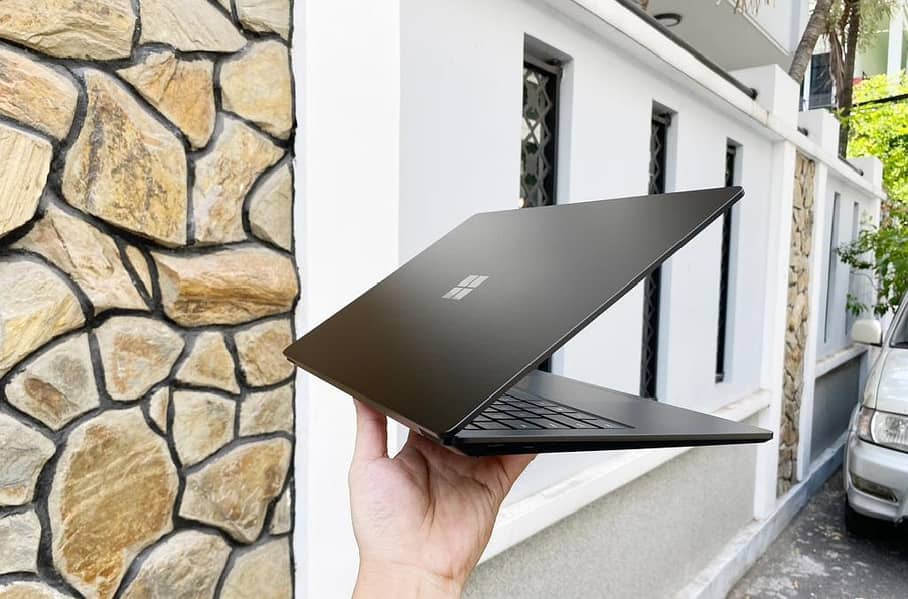 Microsoft surface 4  touchscreen HD laptop 4