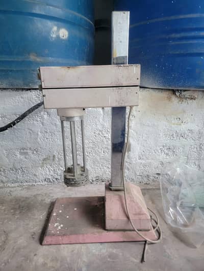 Chemical mixing machine