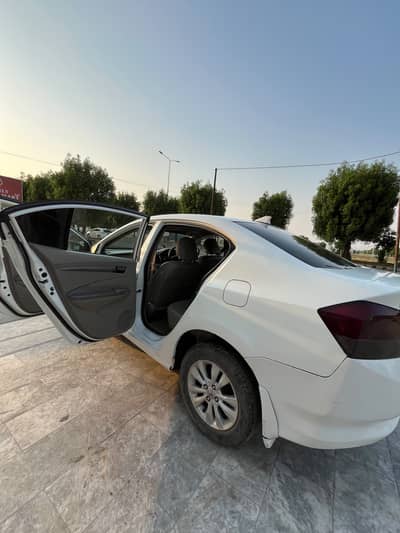 Honda City Aspire 1.5 Manual 2013 Original Paint, 127,000 KM, Lahore