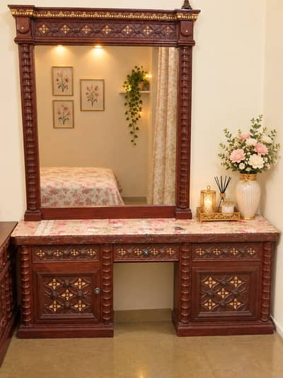 Used Wooden Dressing Table with Large Mirror – Rs. ,25000