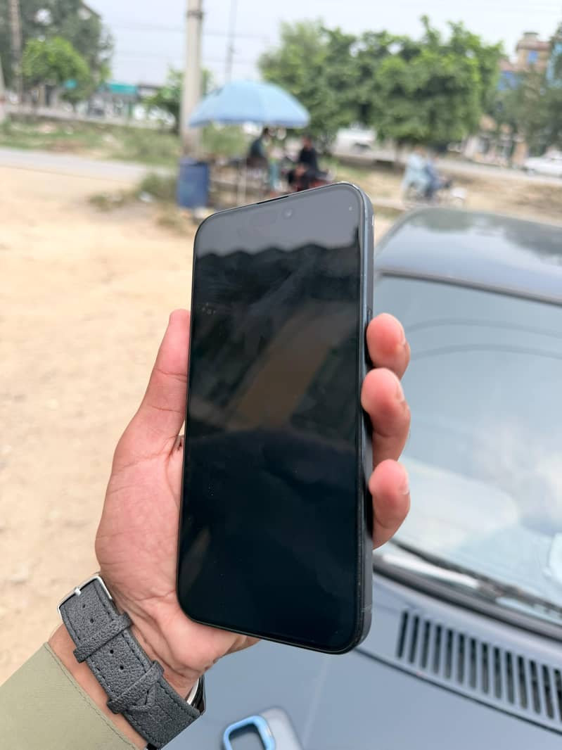 Apple iPhone 15 Pro Max 1