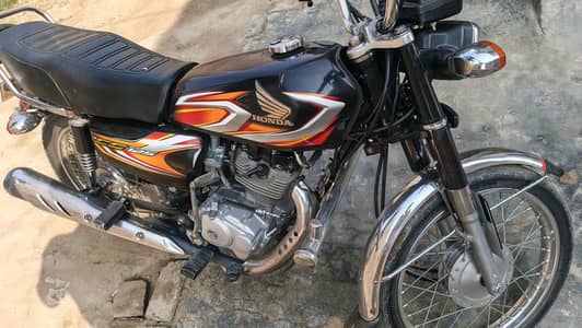 Honda 125cc  black color