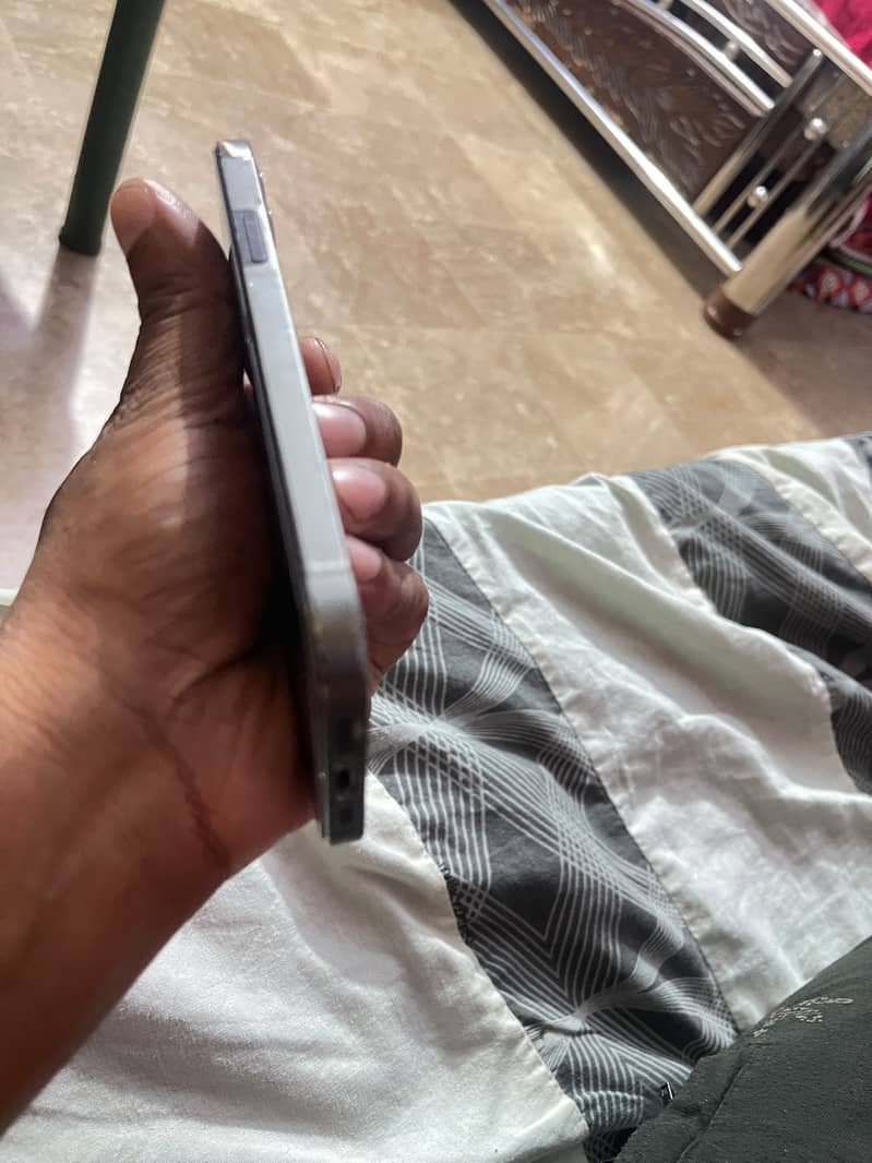 Apple iPhone 12 Pro 2