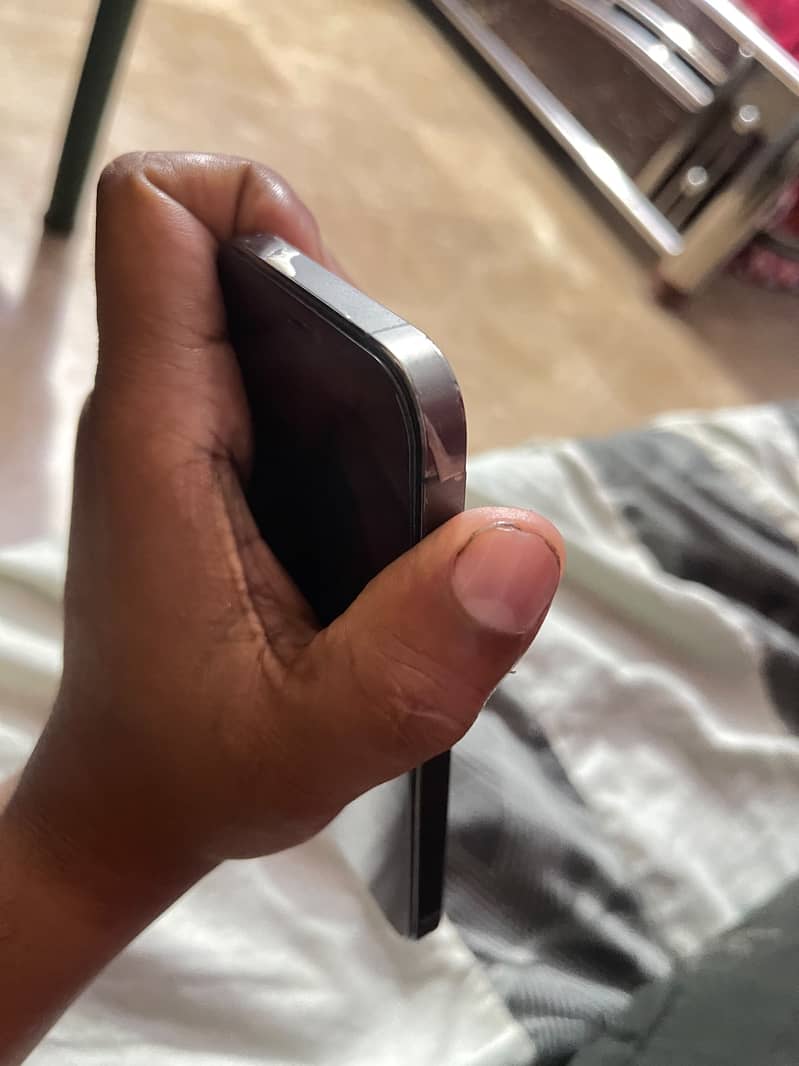 Apple iPhone 12 Pro 3