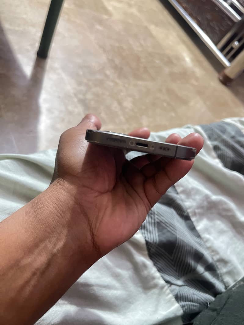 Apple iPhone 12 Pro 4