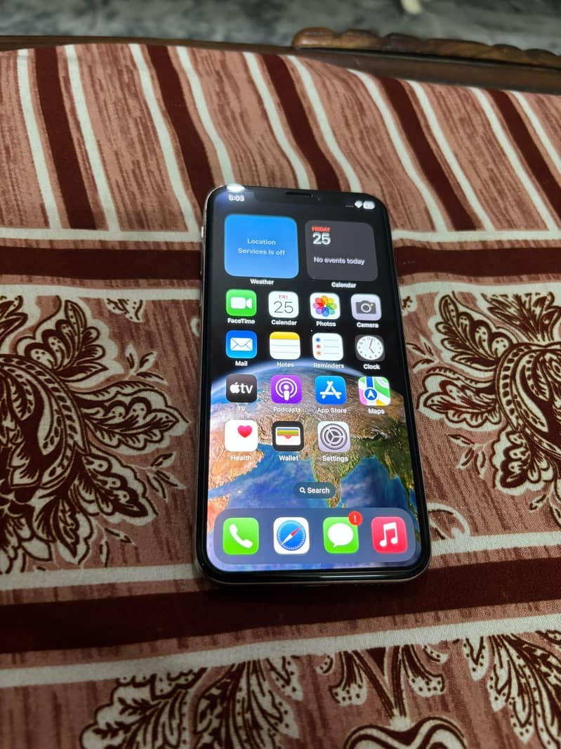 Apple iPhone XS 4