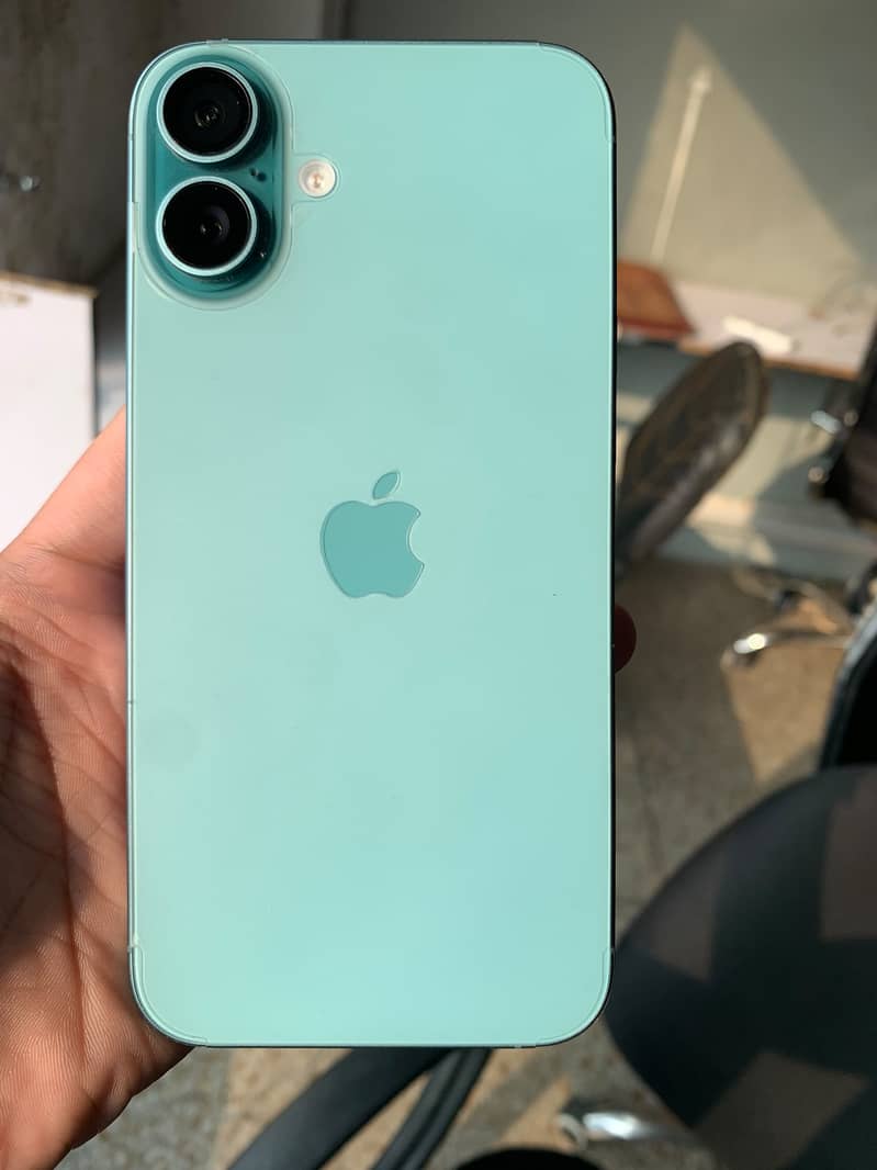 Apple iPhone 16 Plus 0