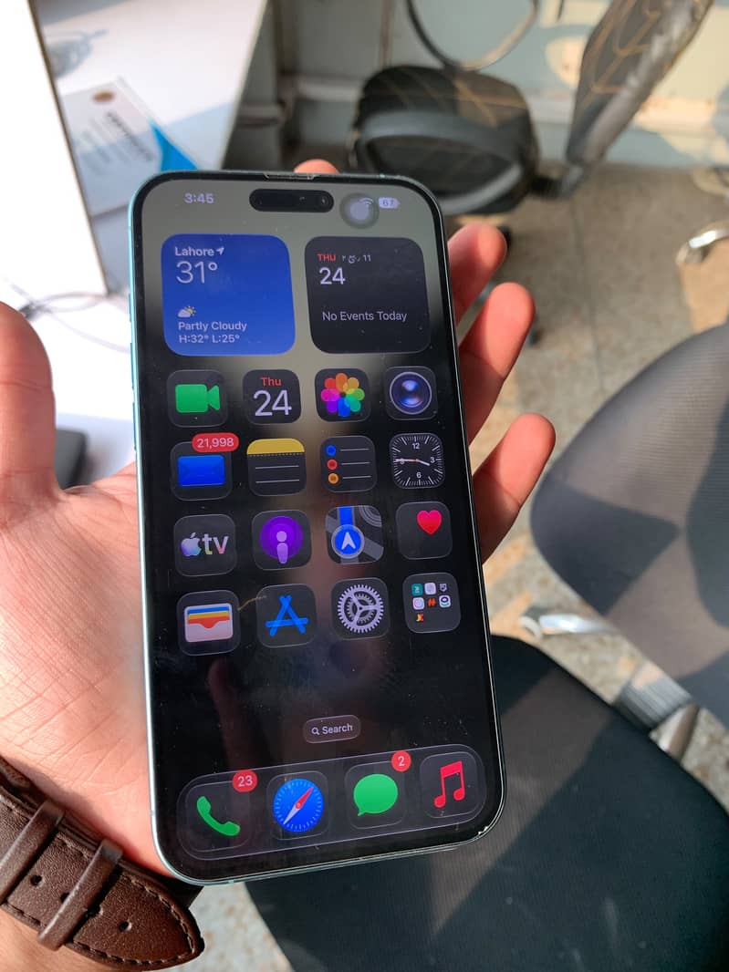 Apple iPhone 16 Plus 3