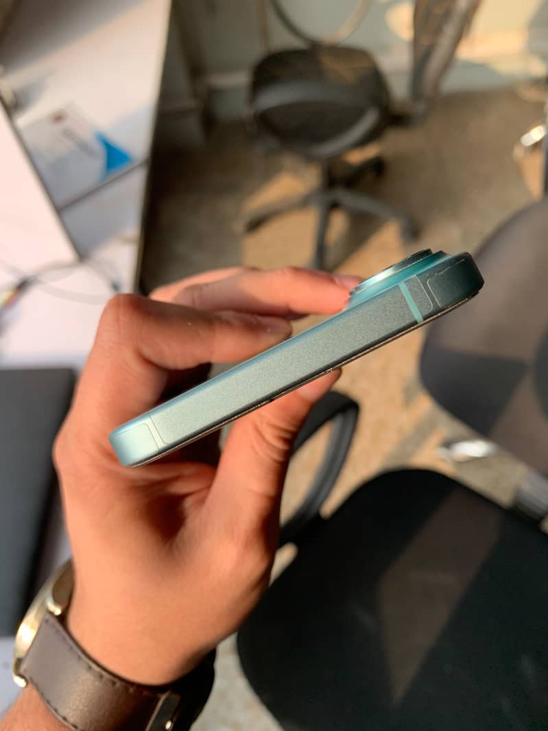 Apple iPhone 16 Plus 5