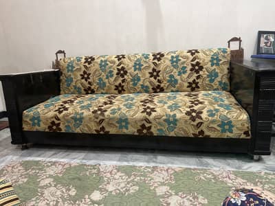 1. sofa 5 seater + 2. Single sofa