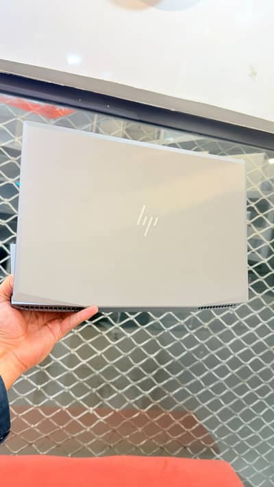 Hp Zbook Studio G5 i7.9Th H processor workstion