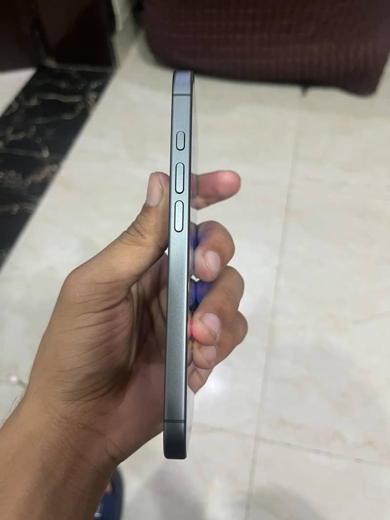 Apple iPhone 17 4