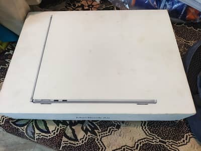 Macbook M4 16 GB