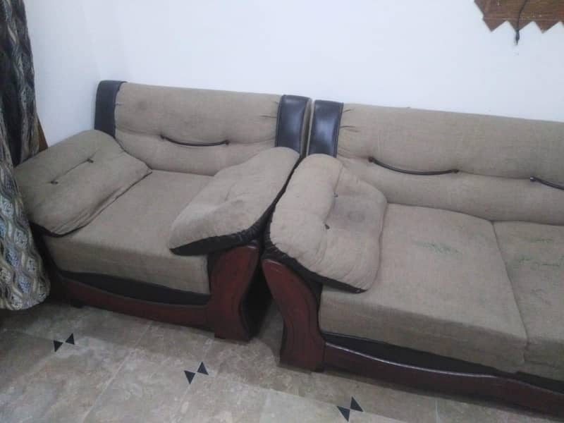 SOFA 5 SEATER 0