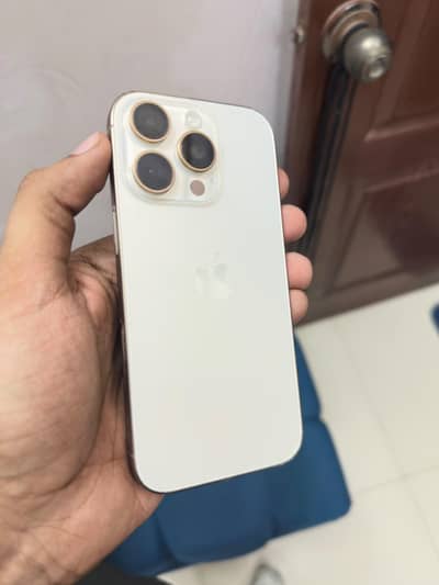 Apple iPhone 16 Pro