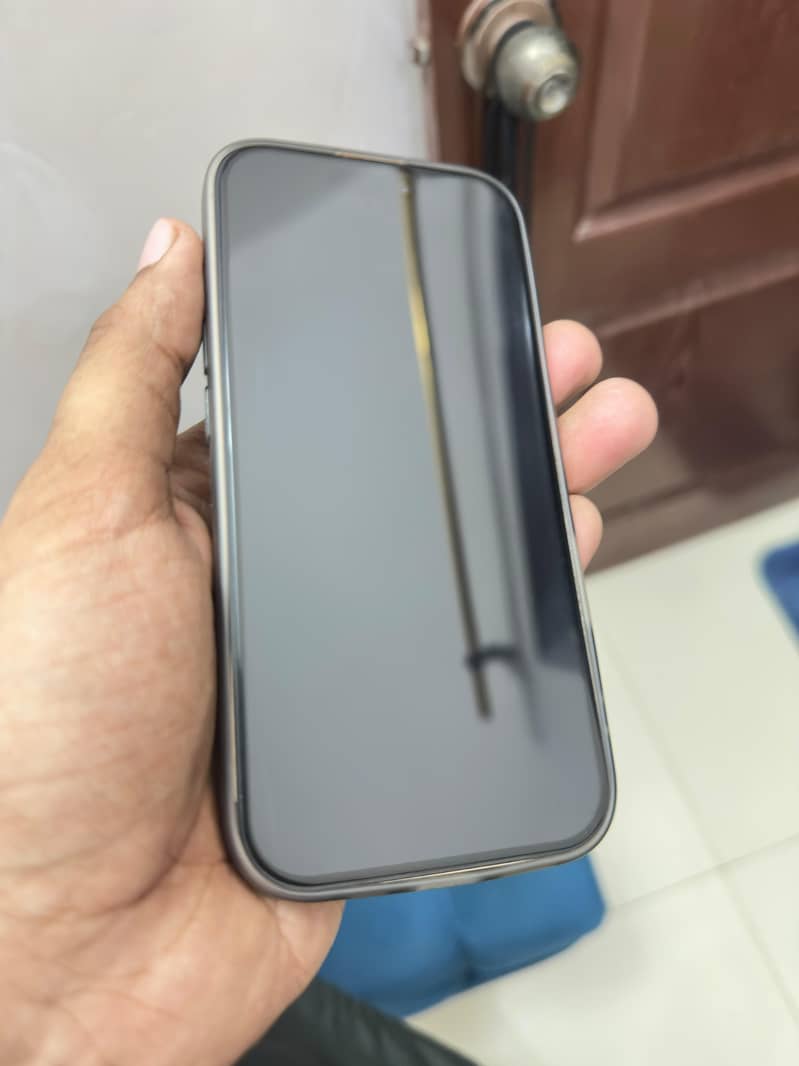 Apple iPhone 16 Pro 6