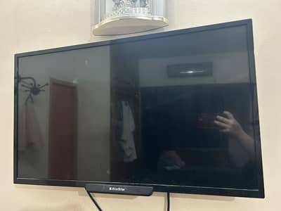 EcoStar 32 Inch TV – Good Condition