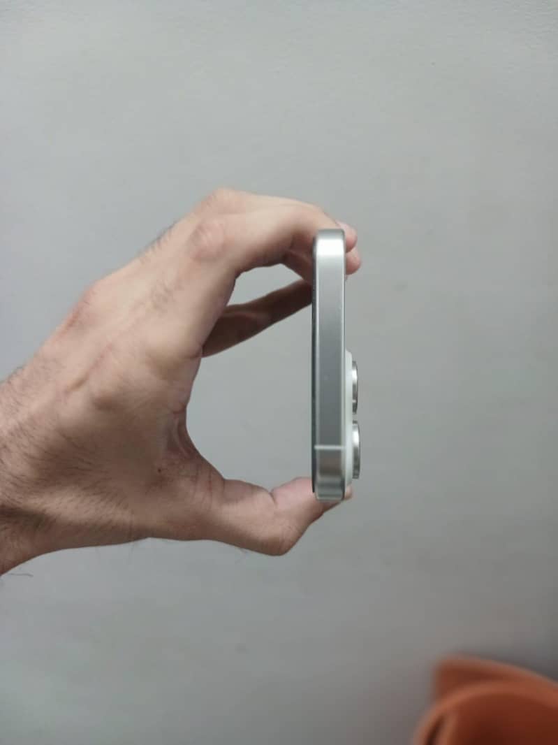 Apple iPhone 15 Pro Max 2