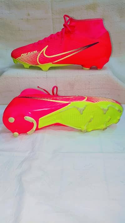 Football shoes original Nike airzom adidas predator puma feature