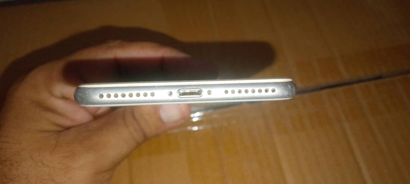 Apple iPhone 7 Plus 2