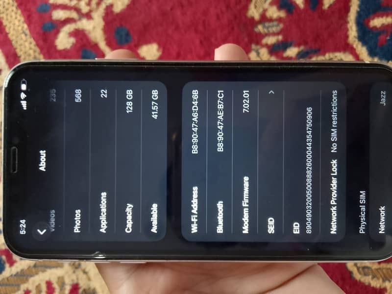 Apple iPhone 11 3